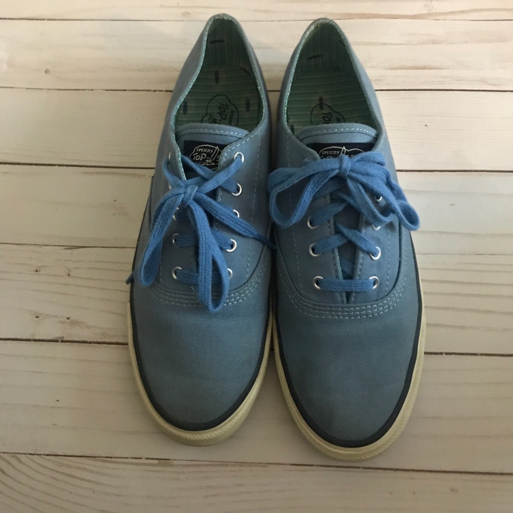 Sperry blue sneakers